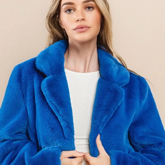 ICHI Girlfriend Material Blue Faux Fur Plush Jacket Festival Y2K Barbiecore - Picture 3 of 5